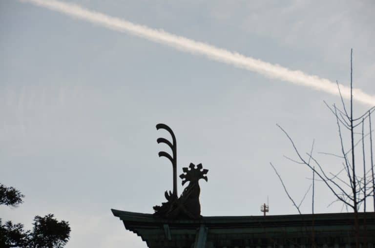 日本、東京－飛行機雲 2014年12月 (東京)