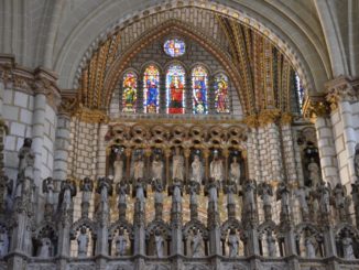 Spagna, Toledo, cattedrale – colonne, mar. 2014