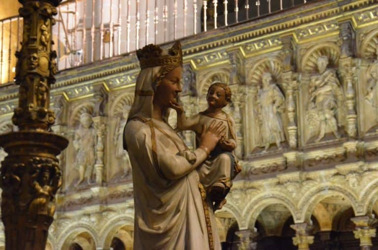 Spagna, Toledo, cattedrale – madre e figlio, mar. 2014 (Toledo)