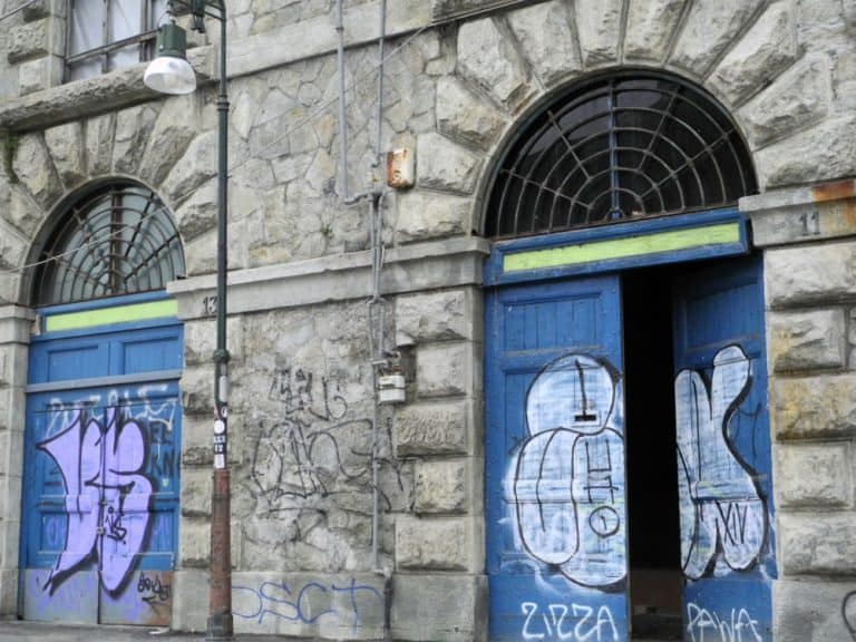 Italia, Torino – porte blu, Feb.2015 (Torino)