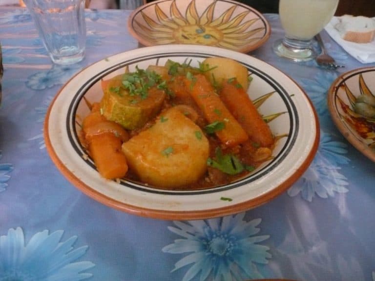 Tunisia, Tozeur – lunch, Dec.2008 (Tozeur)