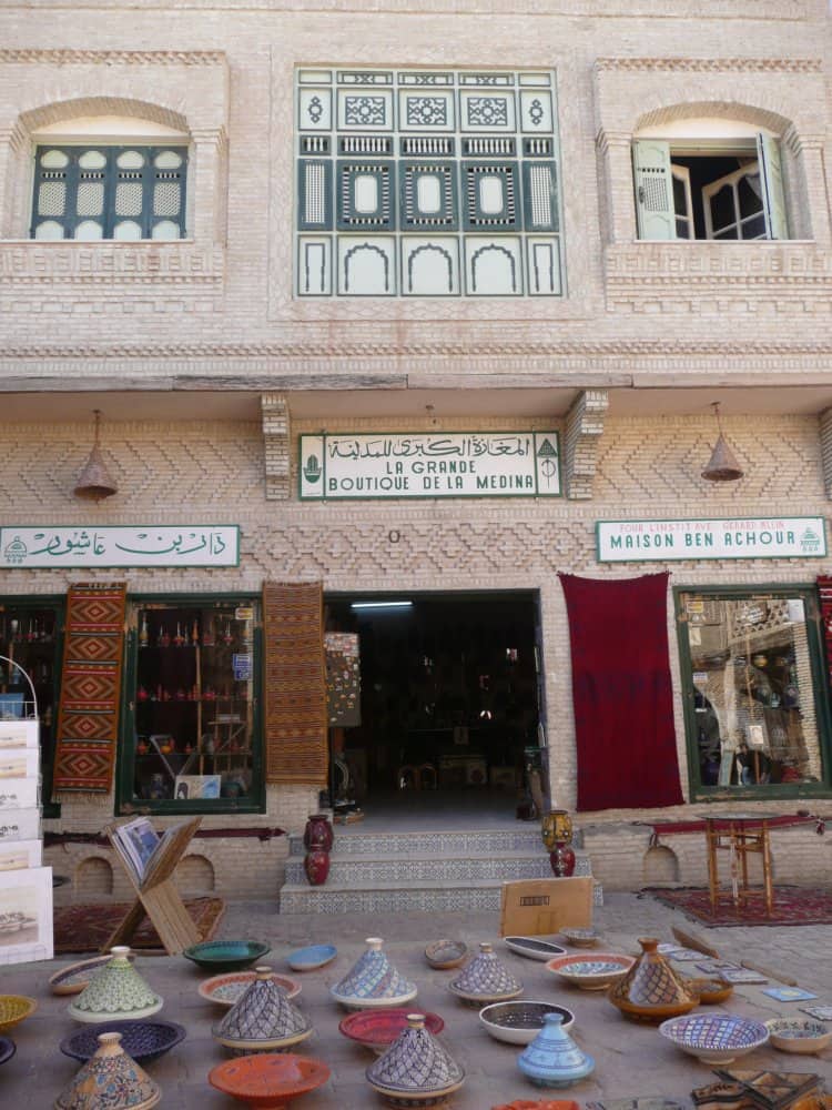 Tunisia, Tozeur – shop, Dec.2008 (Tozeur)