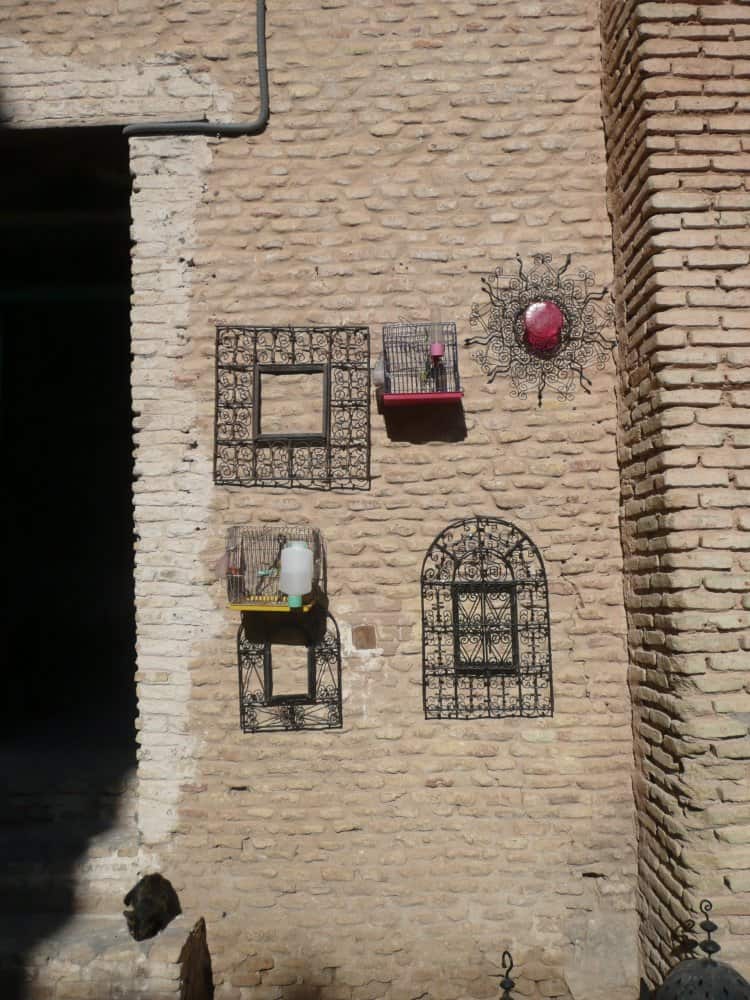 Tunisia, Tozeur – on the wall, Dec.2008 (Tozeur)