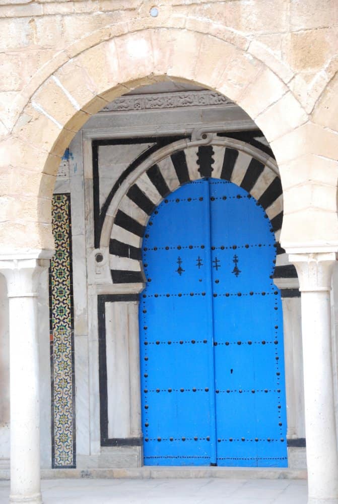 Tunisia, Tunis – blue door, Dec.2008 (Túnez)