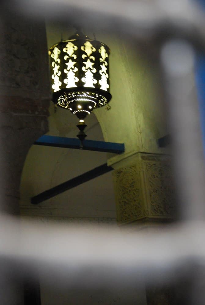 Tunisia, Tunis – light, Dec.2008 (Túnez)