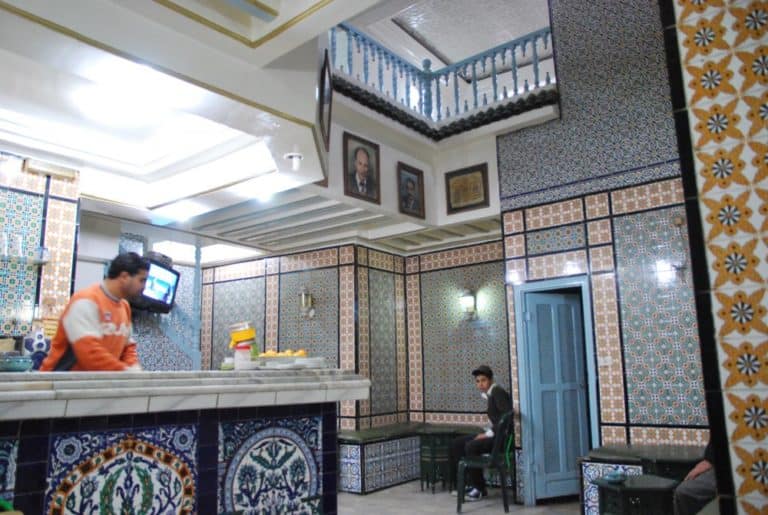 Tunisia, Tunis – cafe, Dec.2008 (Túnez)