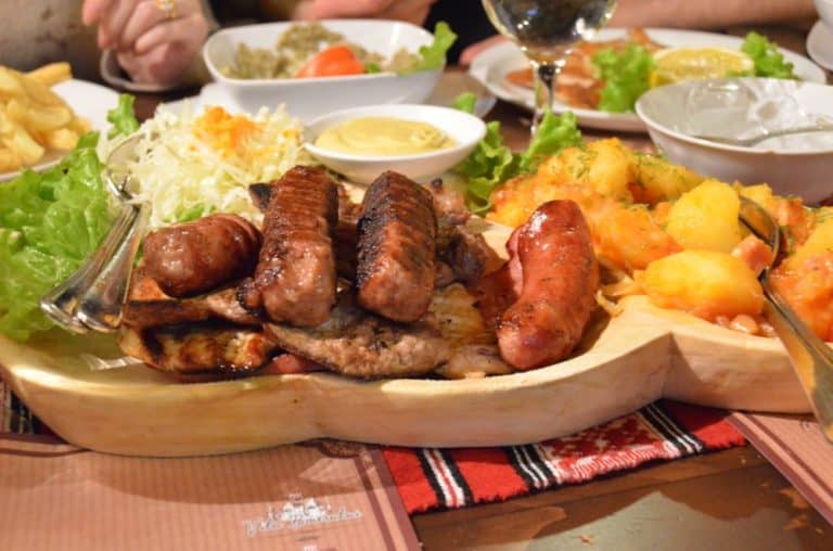 Romania, Ramnicu Valcea – meat dish, Apr. 2014 (Valcea)