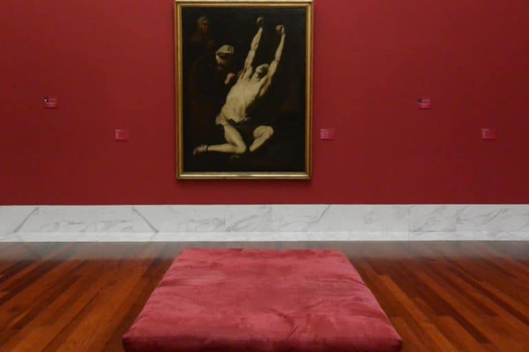 museum – red wall and seat, Feb.2016 (Valencia)