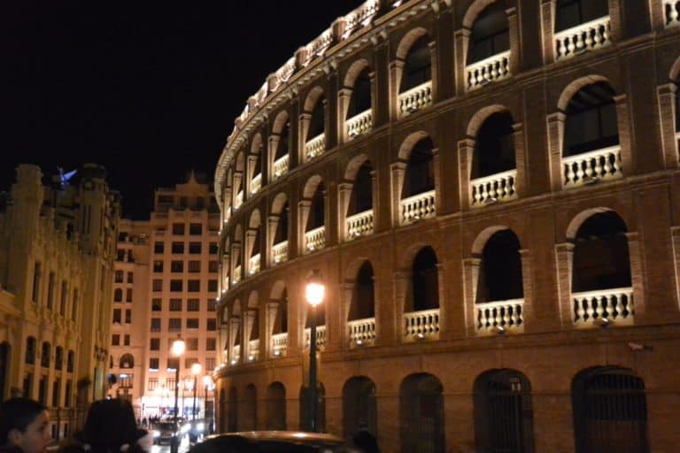 town at night – street next to the bullring, Feb.2016 (Valencia)