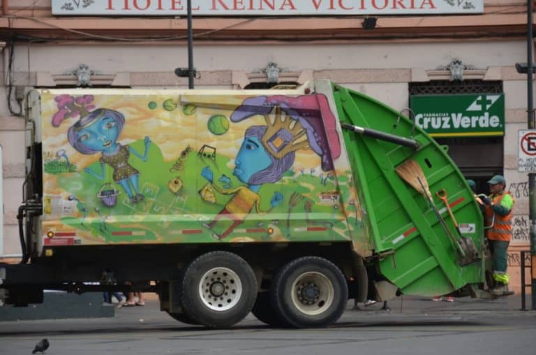 Plaza Sotomayor – camion della nettezza urbana, Dic.2015 (Valparaiso)