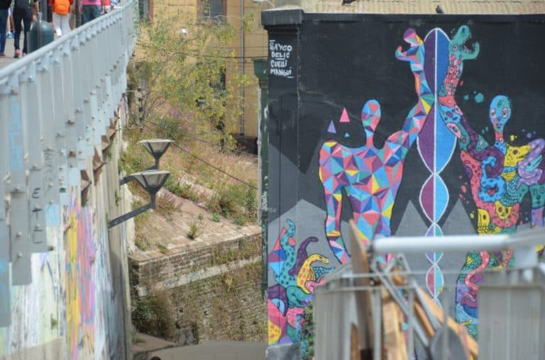 Concepcion – recinzione, lampione e murale, Dic.2015 (Valparaiso)