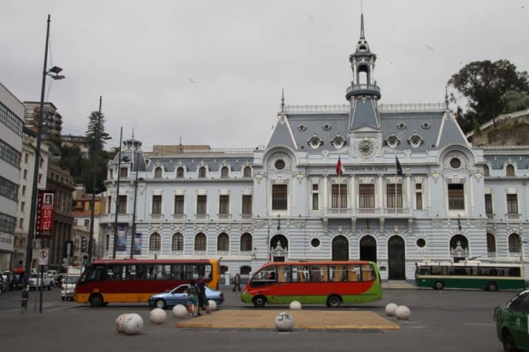 Plaza Sotomayor – buses, Dec.2015 (Valparaiso)
