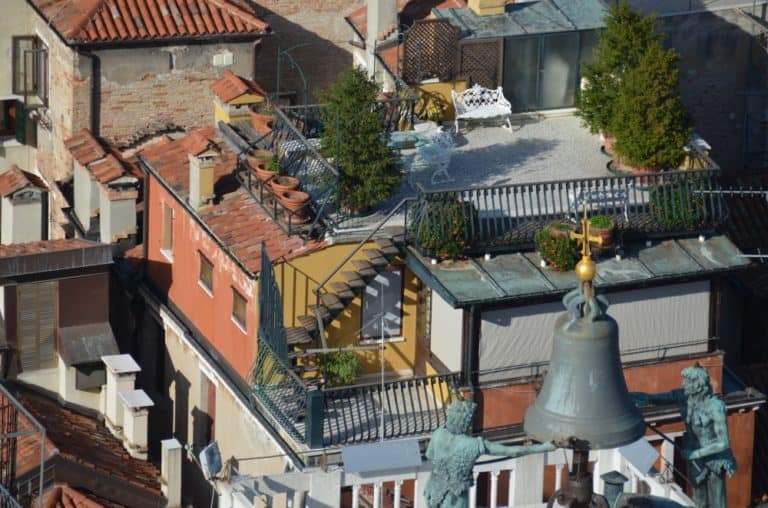 dal Campanile – campana e tetto, Ott.2015 (Venezia)