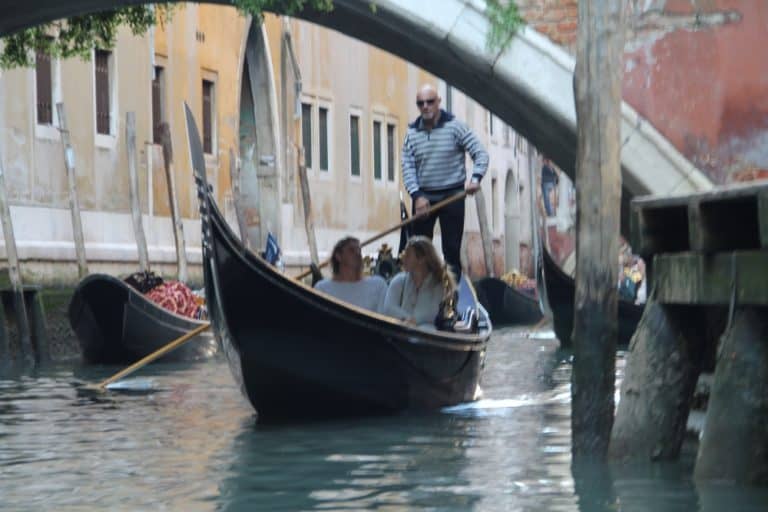 gondola – coppia sulla gondola, Ott.2015 (Venezia)