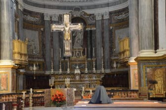 inside the cathedral in Vercelli