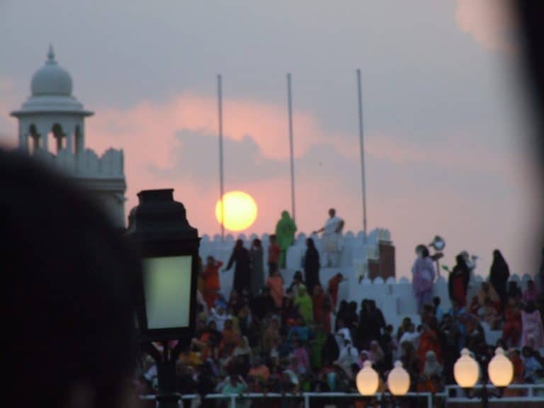 India, Wagah – tramonto, set. 2006 (Amritsar)