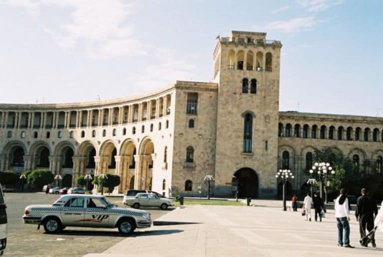 Yerevan 16 (エレバン)