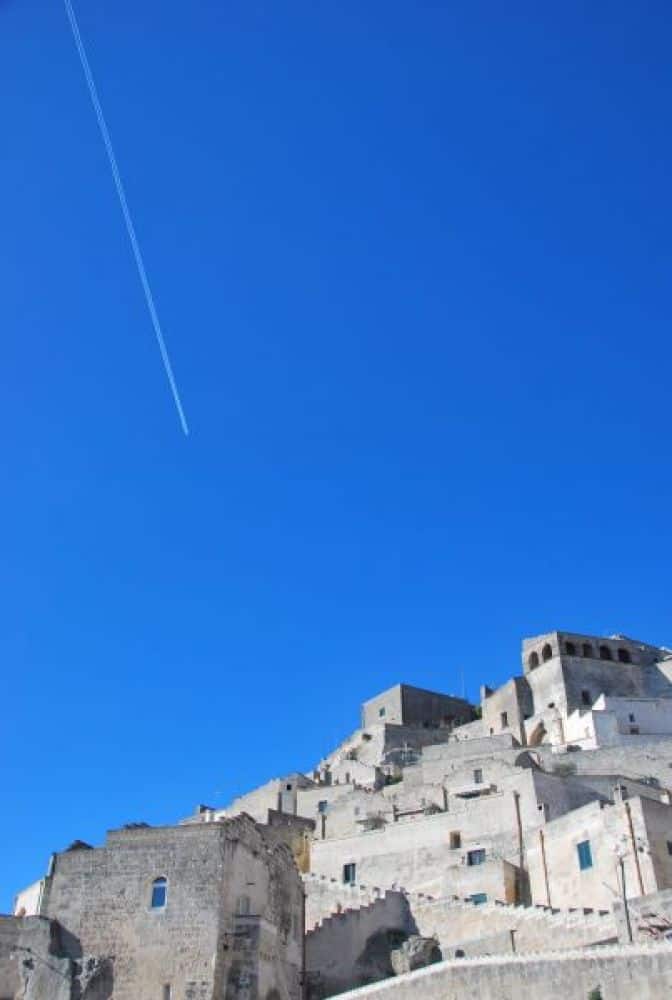 イタリア、マテーラ－青空 2011年 (プーリア州)