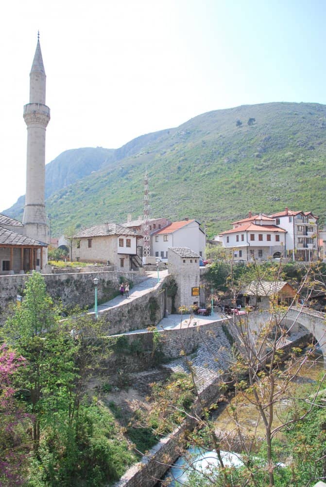 minareto-mostar-collina-davanti