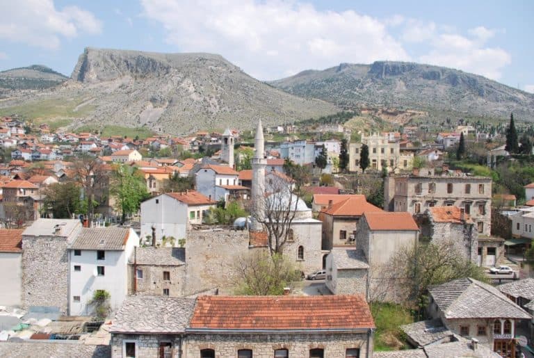 centro-antico-mostar-herzegovina-minareto