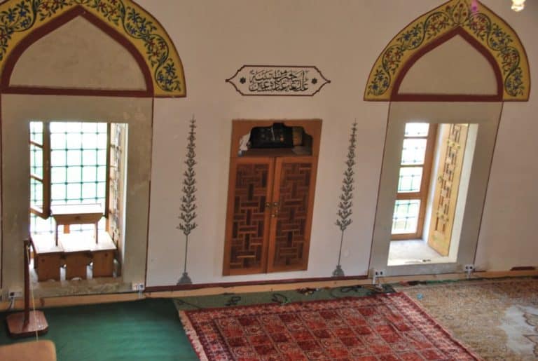 interno-moschea-herzegovina-mostar