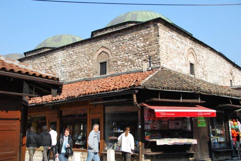 Sarajevo – at the corner, April 2009 (Sarajevo)