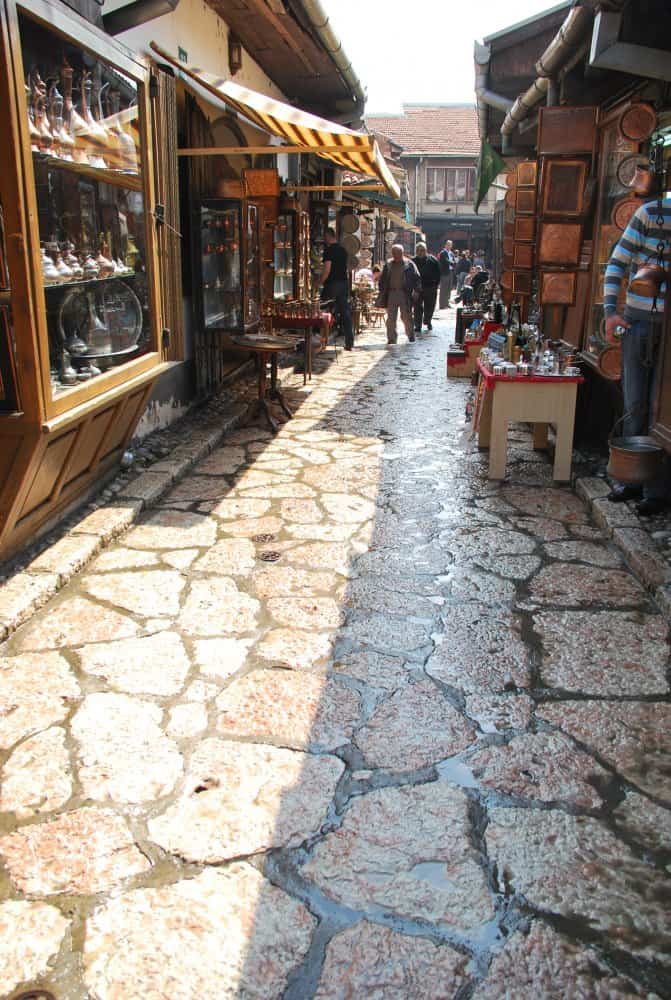 Sarajevo – alley, April 2009 (Sarajevo)