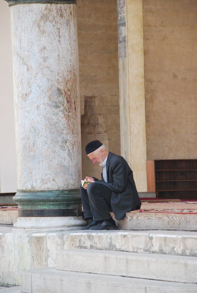 Sarajevo – old man, April 2009 (Sarajevo)