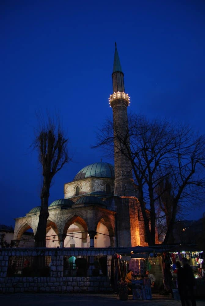 Sarajevo – mosque at night, April 2009 (Sarajevo)