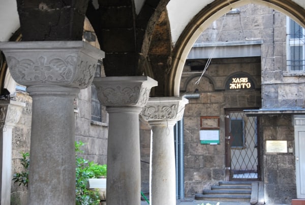Bulgaria, Sofia – courtyard, 2011 (Sofía)