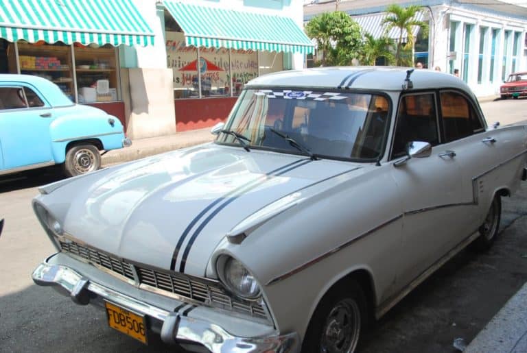 Cuba, Cienfuegos – car, spring 2010