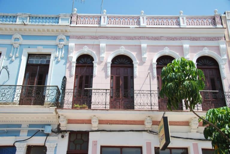 Cuba, Cienfuegos – pastel colours, spring 2010