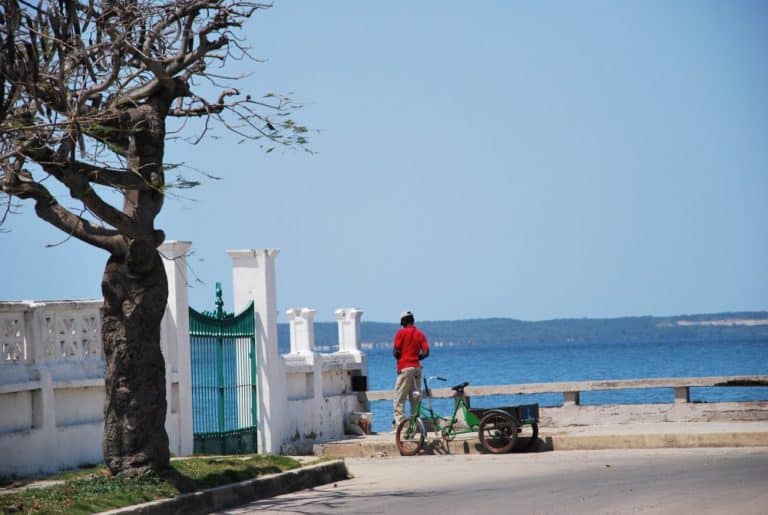 Cuba, Cienfuegos – man in red, spring 2010
