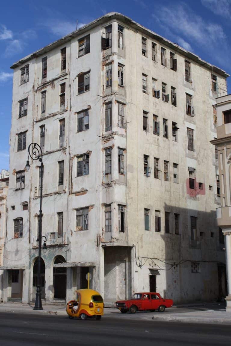 Cuba, Havana – red and yellow, 2010