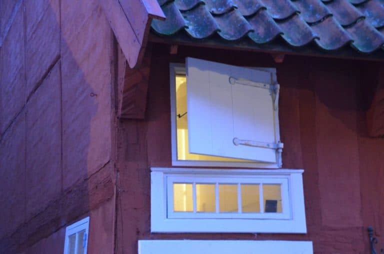 Denmark, Ribe – strange windows, July2012 (Ribe)