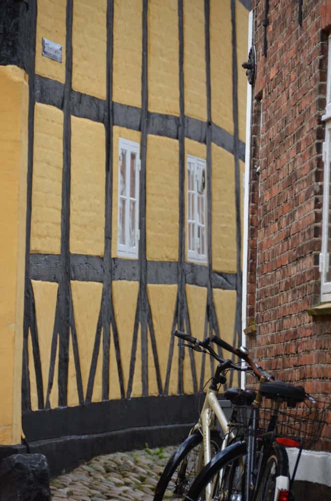 Denmark, Ribe – yellow house and bicycle, July 2012 (Ribe)