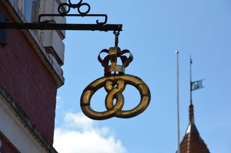 Denmark, Ribe – sign with crown, July 2012 (Ribe)