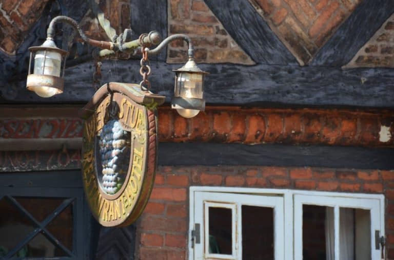 Danimarca, Ribe – insegna con luce, Luglio 2012 (Ribe)