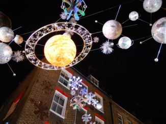 Decorazioni natalizie in Carnaby Street a Londra