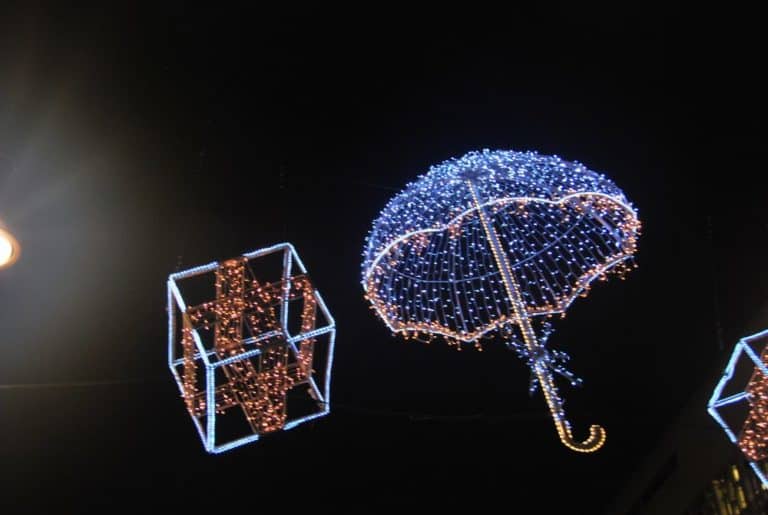 England, London – Xmas, umbrella, 2011 (Londres)