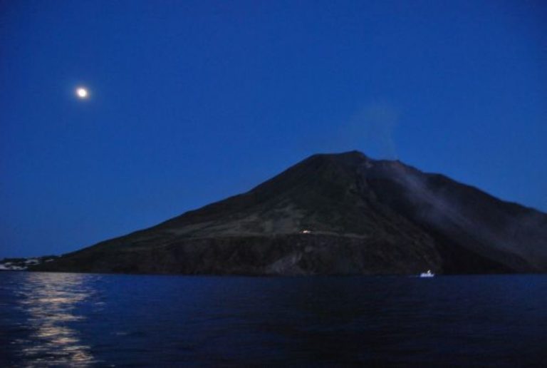 Guardando le eruzioni a Stromboli