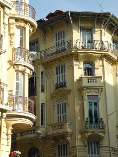 Francia, Nizza – casa color crema, 2011 (Nizza)