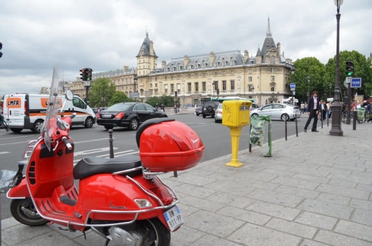 France, Paris – zebra crossing, 2012 (París)