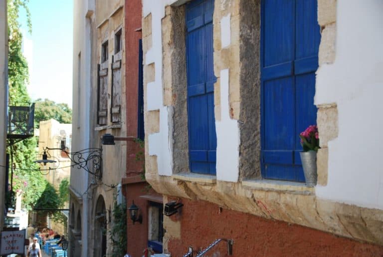 Greece, Chania – blue windows, Aug.2009 (Crete)