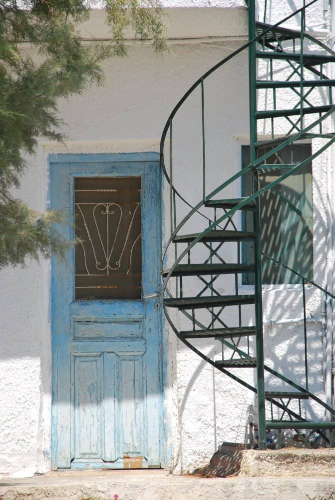 Grecia, Creta – scale e porta, agosto 2009 (Creta)