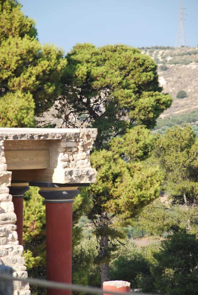 Grecia, Cnosso – colonna rossa, agosto 2009 (Creta)