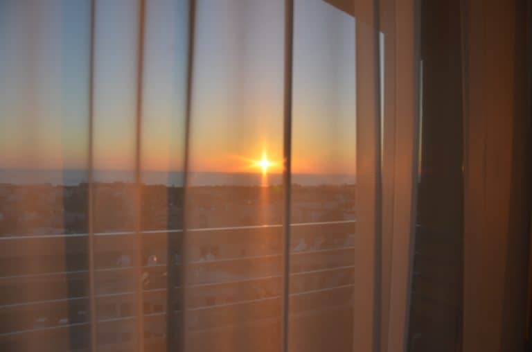 vista dall’albergo – attraverso la finestra, Apr.2015 (Paphos)