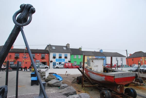 ireland-a-quiet-fishing-village-%e9%96%91%e6%95%a3%e3%81%a8%e3%81%97%e3%81%9f%e6%bc%81%e6%9d%91
