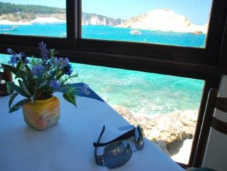 Pranzo in un ristorante fronte mare alle Isole Tremiti