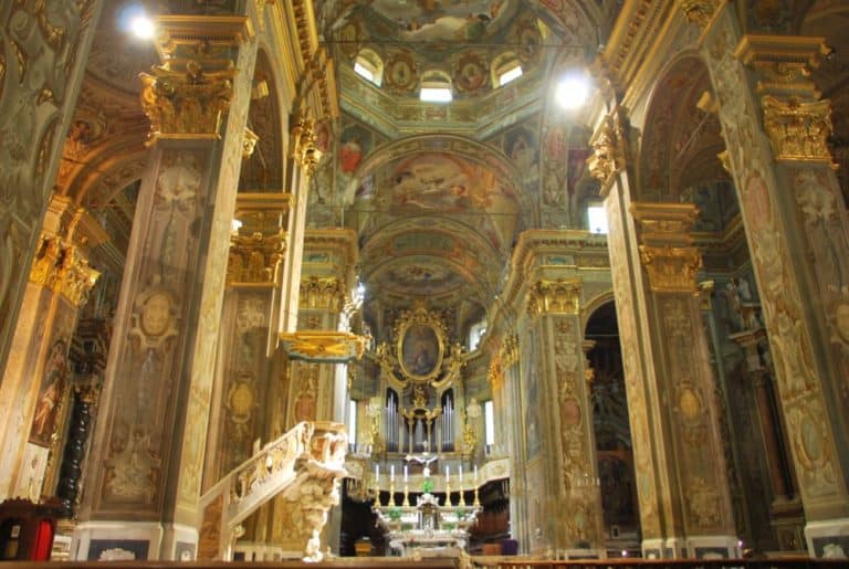 La chiesa il cui interno è sorprendente